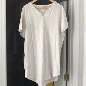 V-neck button down short sleeve shirt